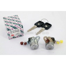 Isuzu Pick Up KB42 KB140 TFR C223 LUV2200 LUV2300 '86 - '04 Door Lock with Key ( OE Part Number : L 8-94320 980-0 / R 8-94320 979-0 )